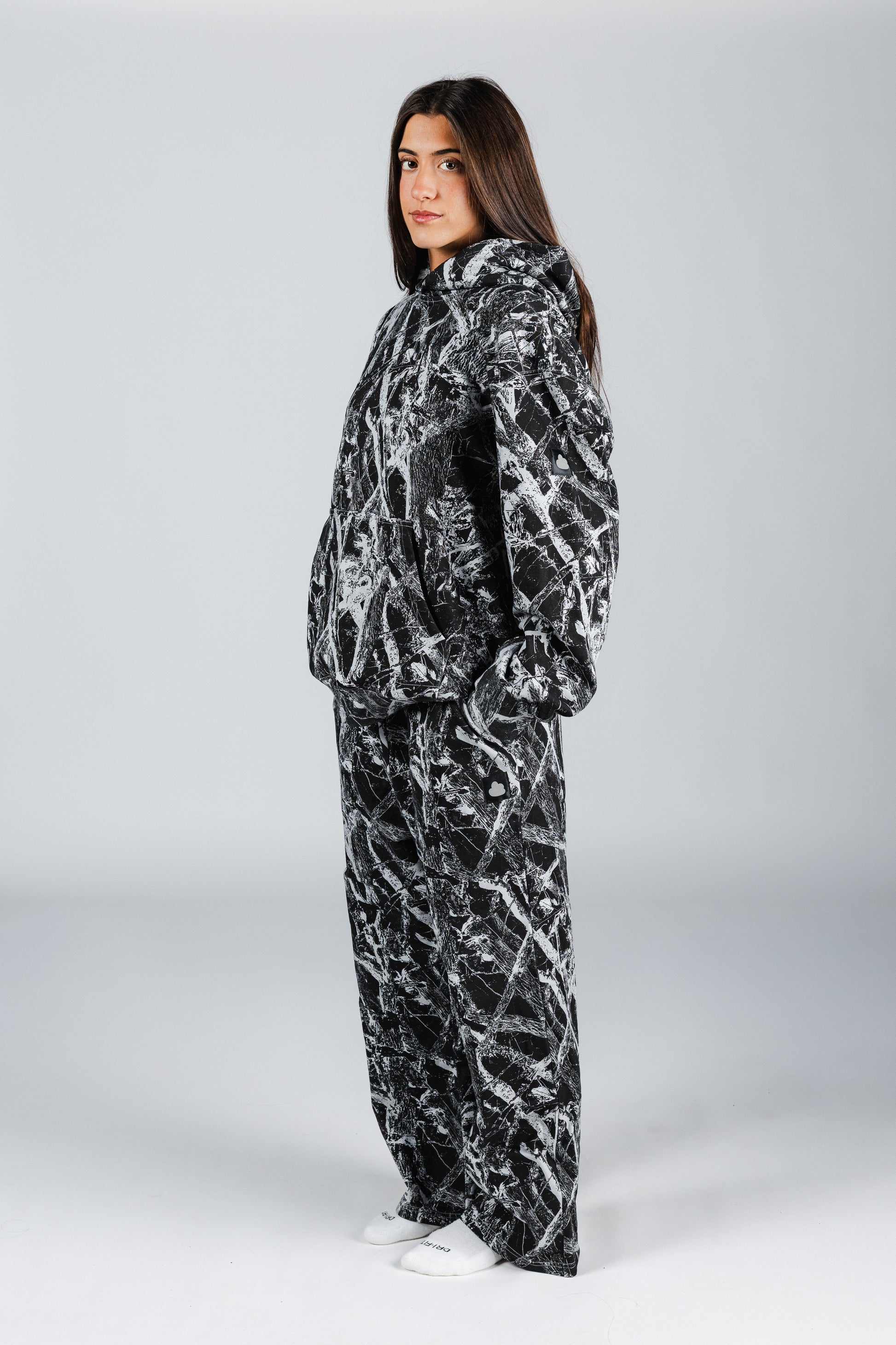 size: Mariah is 5'7 wearing size L | color: Midnight Woods