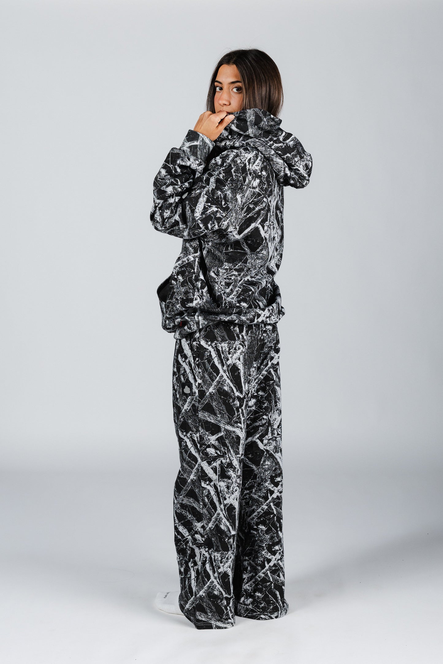 size: Mariah is 5'7 wearing size L  | color: Midnight Woods