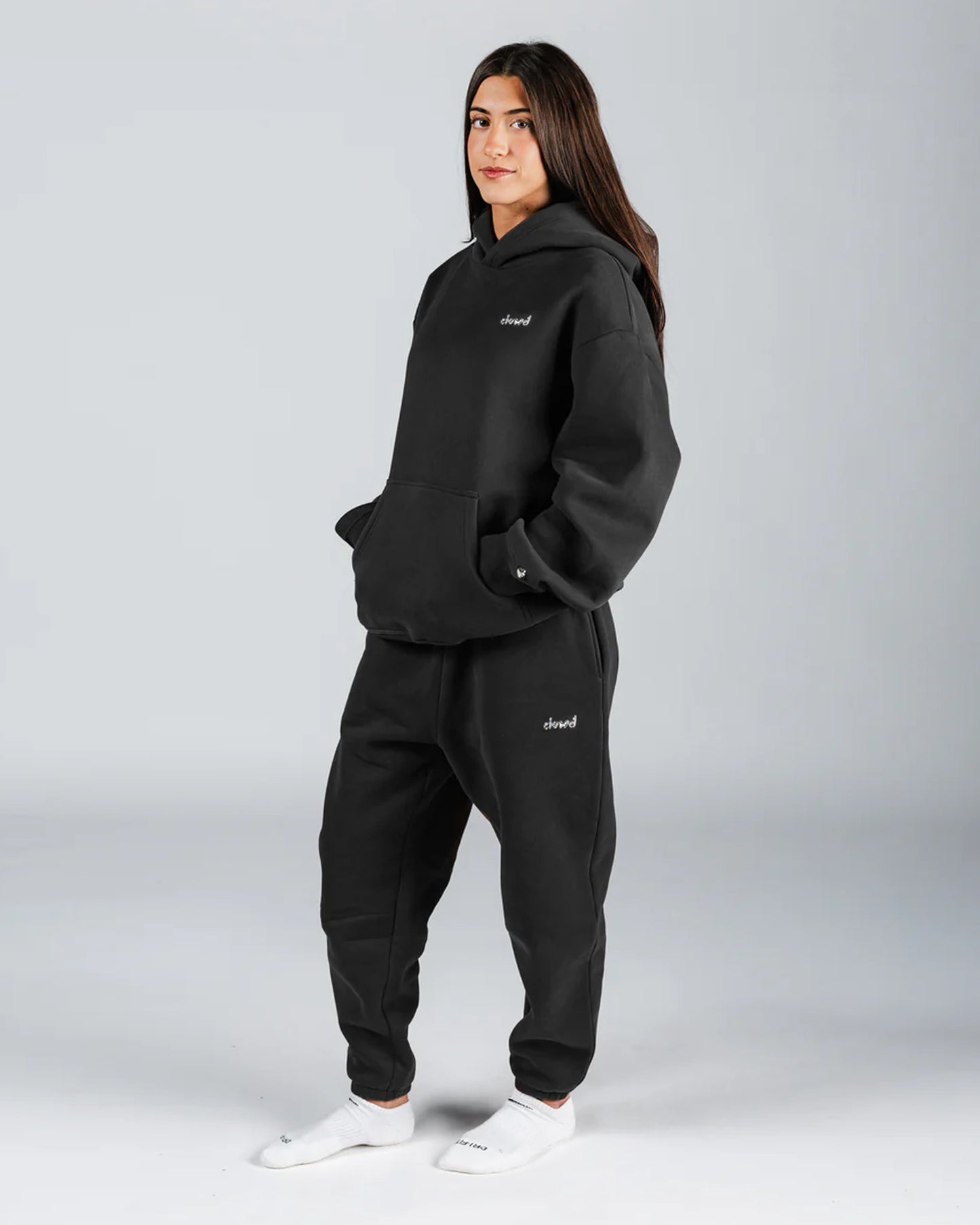 size: Mariah is 5'7 wearing size L | color: Midnight