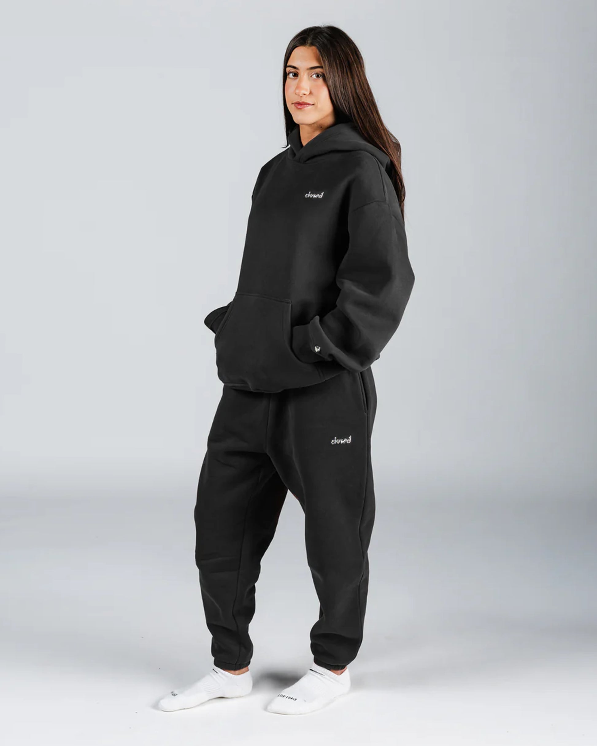 size: Mariah is 5'7 wearing size L | color: Midnight