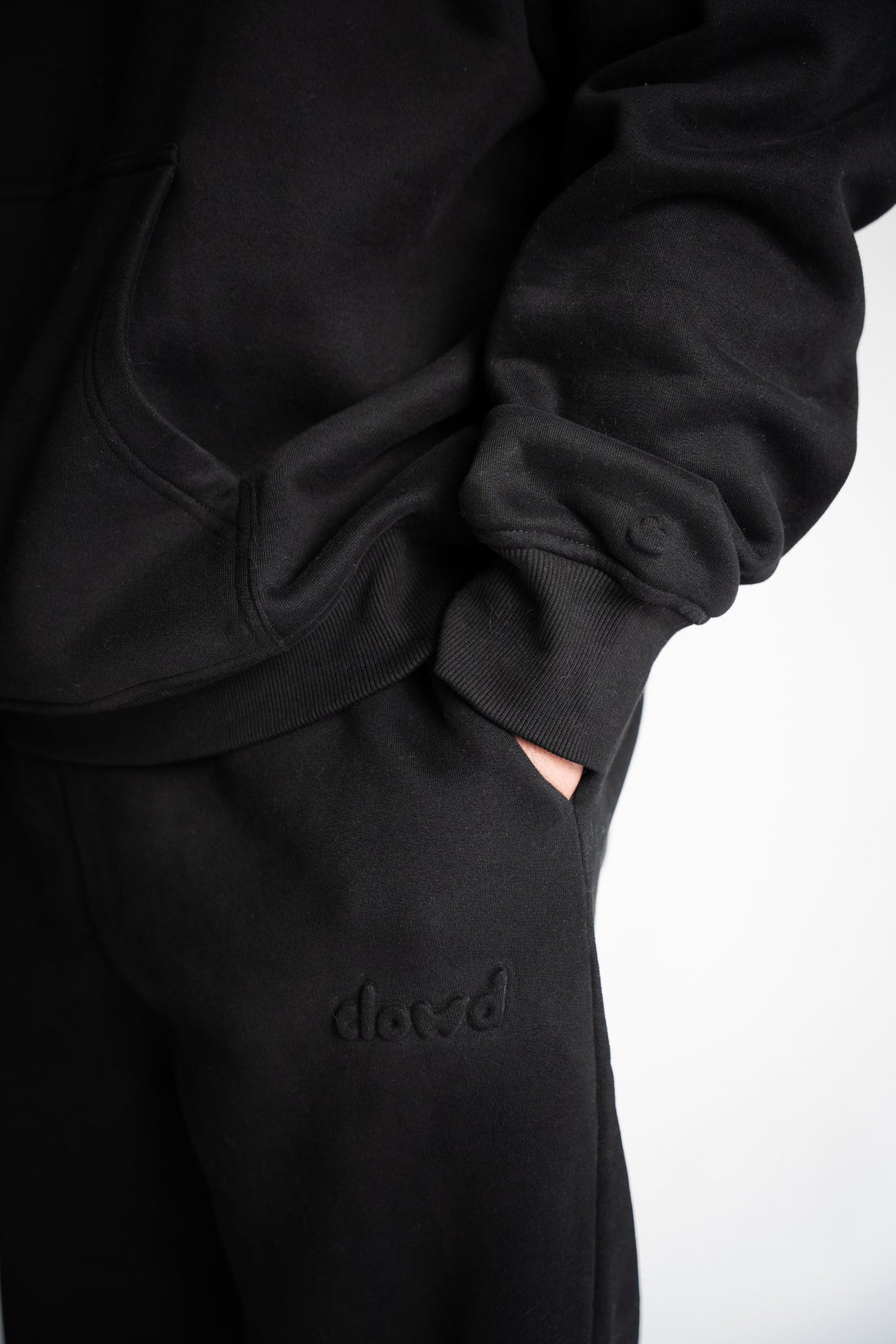 size: Model is 6'0 wearing size L | color: Midnight